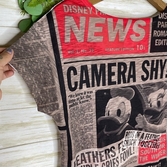 Disney Parks Pop Culture Newspaper Paparazzi Minnie Mickey Tee - Picture 5 of 5